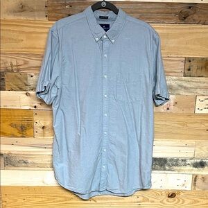 American Eagle Outfitters size XLT Light Gray Button-Down Short Sleeve Shirt